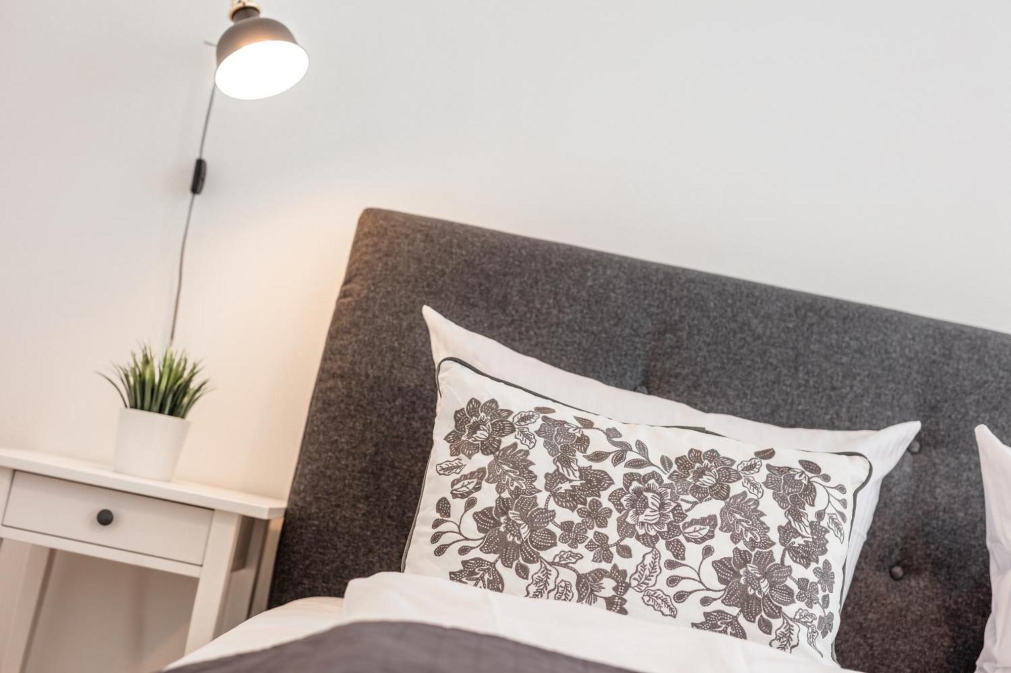 Goethe Palais Suite Charlotte 4P L Lift I Parkplatzi Zentrum I Helios Aue  Bagian luar foto